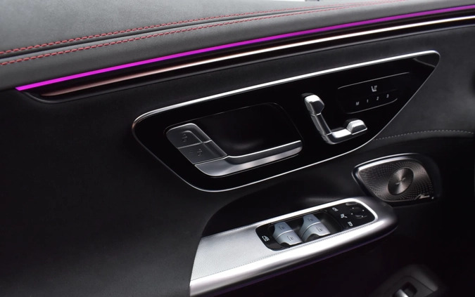 Mercedes-Benz EQE cena 299900 przebieg: 27200, rok produkcji 2022 z Działdowo małe 352